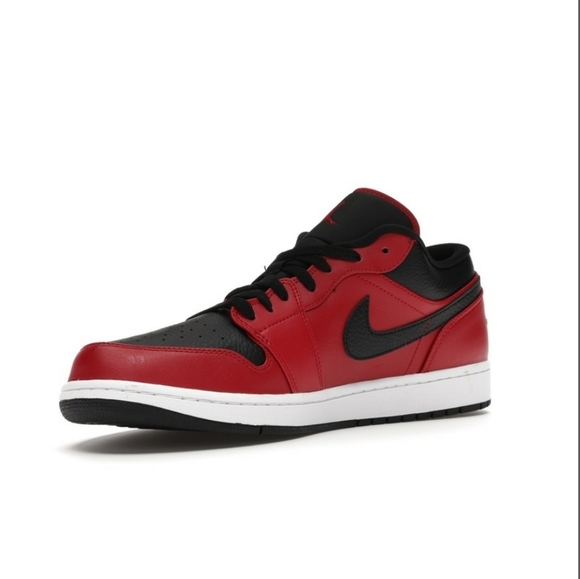 Jordan 1 low Reverse Bred Pebbled Swoosh - Picture 3 of 8